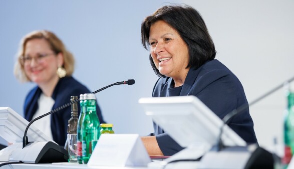 AK Direktorin Silvia Hruska-Frank und AK Präsidentin Renate Anderl